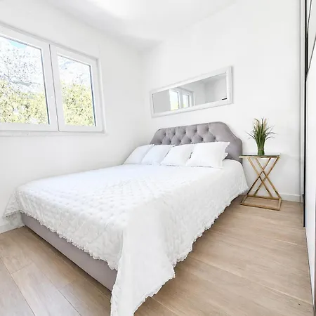 Miami Apartman Veliko Brdo